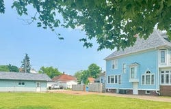 917 State St, BEARDSTOWN, IL 62618