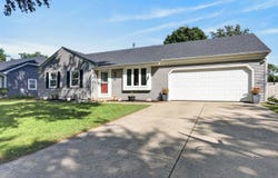 16 Sherwick Road, Oswego, IL 60543