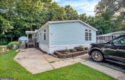86 EDWARDS Lane, LOTHIAN, MD 20711