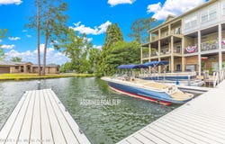 1529E Point Windy Dr, Jacksons Gap, AL 36861
