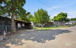 535 5th Ave W, Gooding, ID 83330