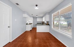1305 E Colorado, Pearsall, TX 78061
