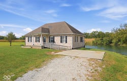 9653 S 200 Road E, Flat Rock, IN 47234