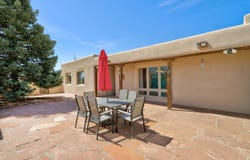 2 Latilla Ln, Arroyo Seco, NM 87514
