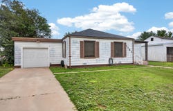 1136 N Starkweather St, Pampa, TX 79065