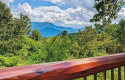 1404 S Baden Drive, Gatlinburg, TN 37738