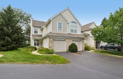 2986 Waters Edge Circle, Aurora, IL 60504