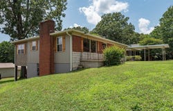 1514 Oak Grove Blvd, Sheffield, AL 35660