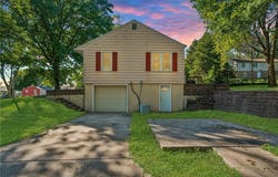 1024 Orchard Avenue, Liberty, MO 64068