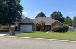 228 Golden Eagle Drive, Kathleen, GA 31047