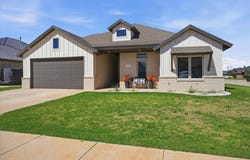 716 Ventoso Circle, Wolfforth, TX 79382