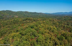 1876 Upper Middle Creek Rd, Sevierville, TN 37876