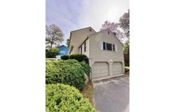 15 Topaz Drive, Nashua, NH 03062