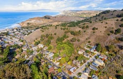 02 Calera TER, PACIFICA, CA 94044