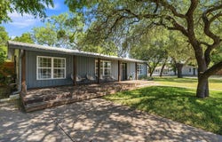 912 Apple St, Fredericksburg, TX 78624