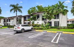 204 Lake Pointe Dr, Oakland Park, FL 33309