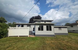 420 5th Street SW, Plainview, MN 55964