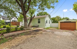 718 Kimbro St, Taylor, TX 76574