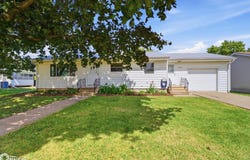 1306 E 2nd Street, Washington, IA 52353