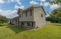 1114 Engesser Lane, Saint Peter, MN 56082