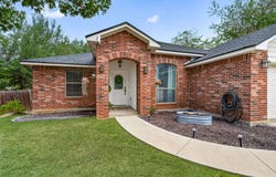 1380 Meadowlark, Pleasanton, TX 78064