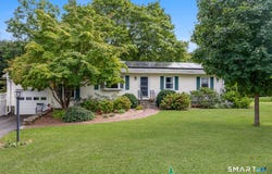 2 Hill Top View, Clinton, CT 06413