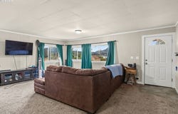 39094 DEXTER Rd, Dexter, OR 97431