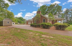1906 Airways Boulevard, Jackson, TN 38301