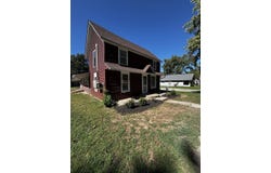 1103 S Grant Ave, Chanute, KS 66720
