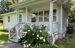 218 MEADOWOOD AVENUE, HUEYTOWN, AL 35023