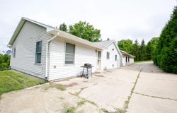 910 Stoney Point Road, DIXON, IL 61021
