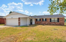 406 14th Place, Rogers, AR 72756