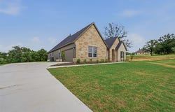 128 Oak Grove Way, Springtown, TX 76082