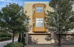 2011 Villa Carabelli Drive, Cleveland, OH 44106