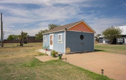 306 Alamo Street, Claude, TX 79019