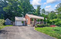 1009 Tollgate Lane, Schenectady, NY 12303