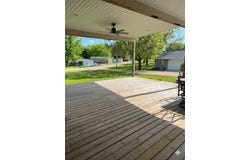 137 Horseshoe Dr, Montezuma, IA 50171