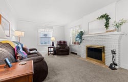 2129 Oxford Street, ROCKFORD, IL 61103