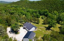865 County Road 212, Eureka Springs, AR 72631