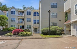2390 State Street, Hamden, CT 06517