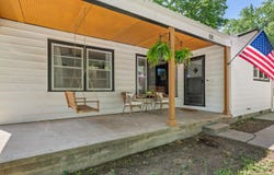 611 S Central Ave, Mulvane, KS 67110