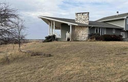 701 W 18 Road, Phillips, NE 68865