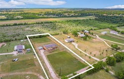 202 Lazy River Ln, Elgin, TX 78621