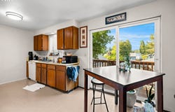 903 W CHARLES St, Newberg, OR 97132