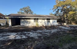110 SE 10th St, Carrabelle, FL 32322