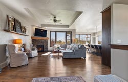 1342 BUCKYS Run, HOWARD, WI 54313