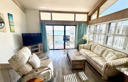 82 2nd St, Cedar Key, FL 32625