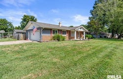 30 POWELL Street, Riverton, IL 62561-0000