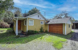 93514 UPPER LOOP Ln, CoosBay, OR 97420