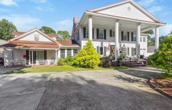 402 Calhoun Rd., Myrtle Beach, SC 29572